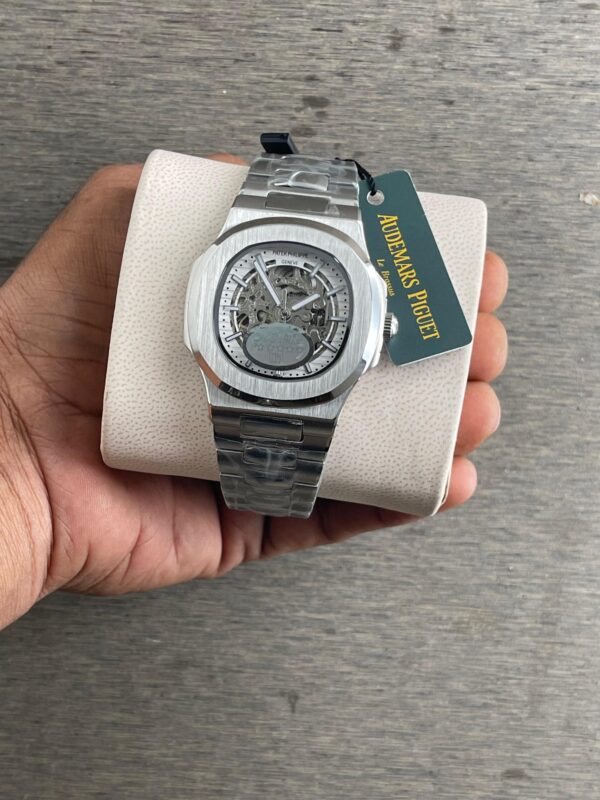 Patek Philippe Nautilus 40mm Moonphase 5712/1A - Image 2
